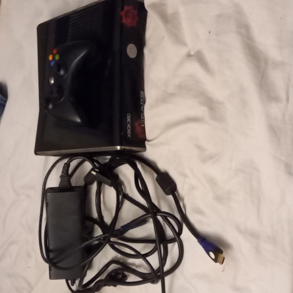 Xbox 360 - Picture 1 of 1